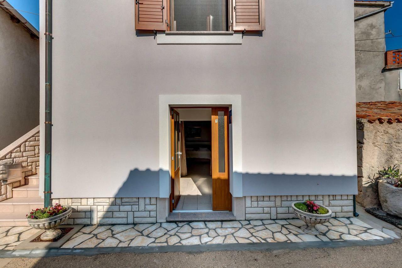 Apartmani Muzic Orlec Buitenkant foto